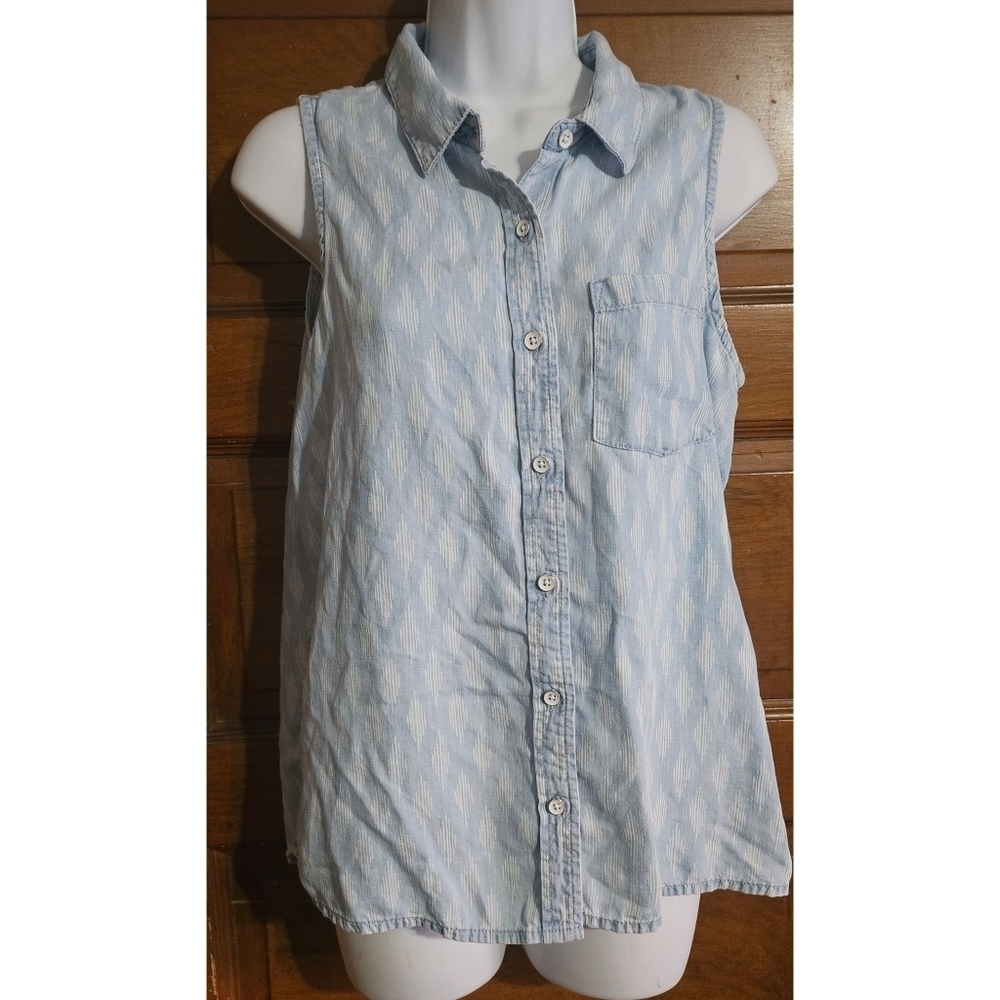 Banana Republic Factory Petite Sleeveless Button Down Top